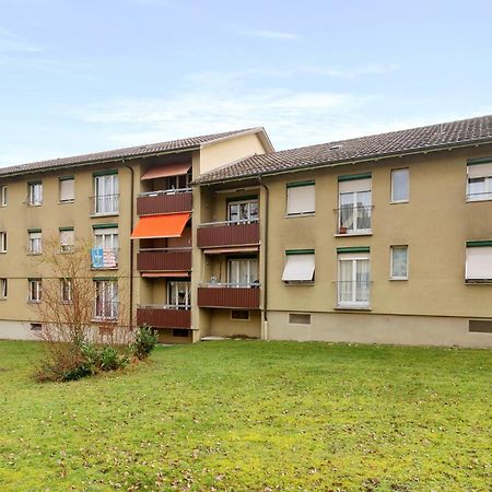 Cozy 2 Bedroom Apartment In Zurich Bagian luar foto