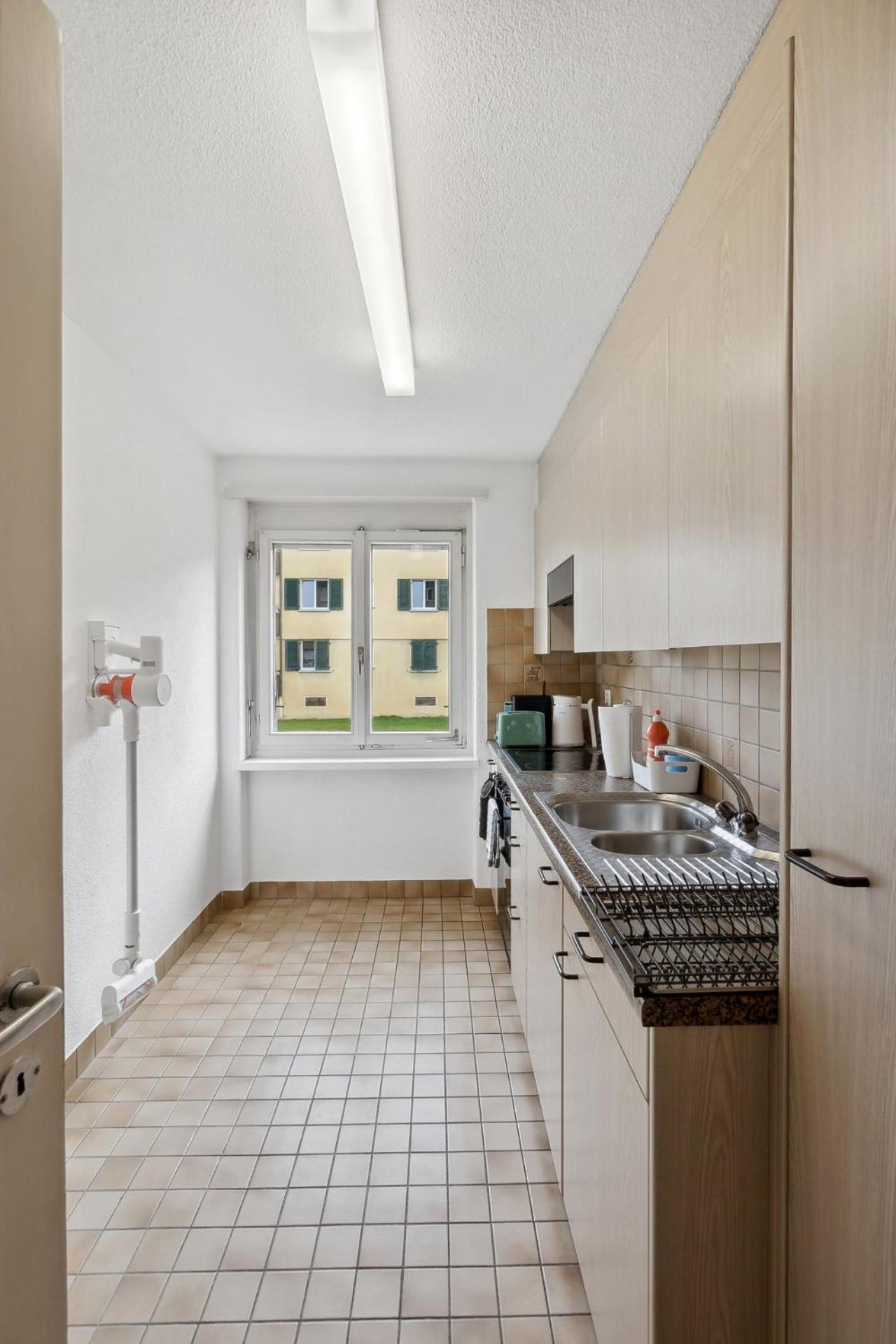Cozy 2 Bedroom Apartment In Zurich Bagian luar foto