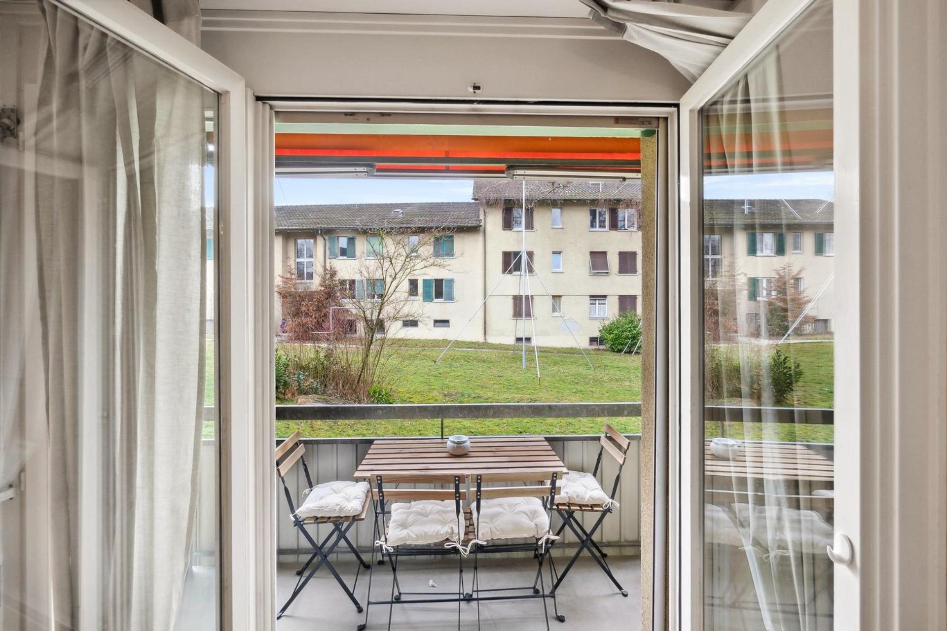 Cozy 2 Bedroom Apartment In Zurich Bagian luar foto