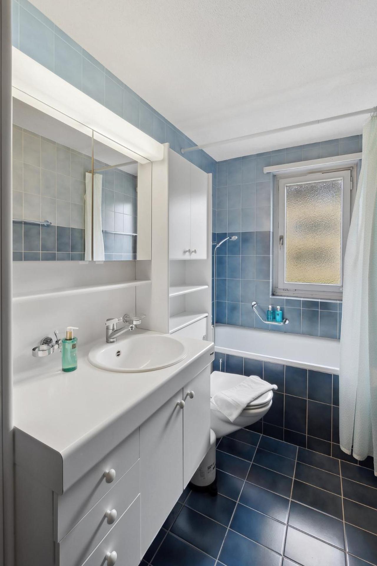Cozy 2 Bedroom Apartment In Zurich Bagian luar foto